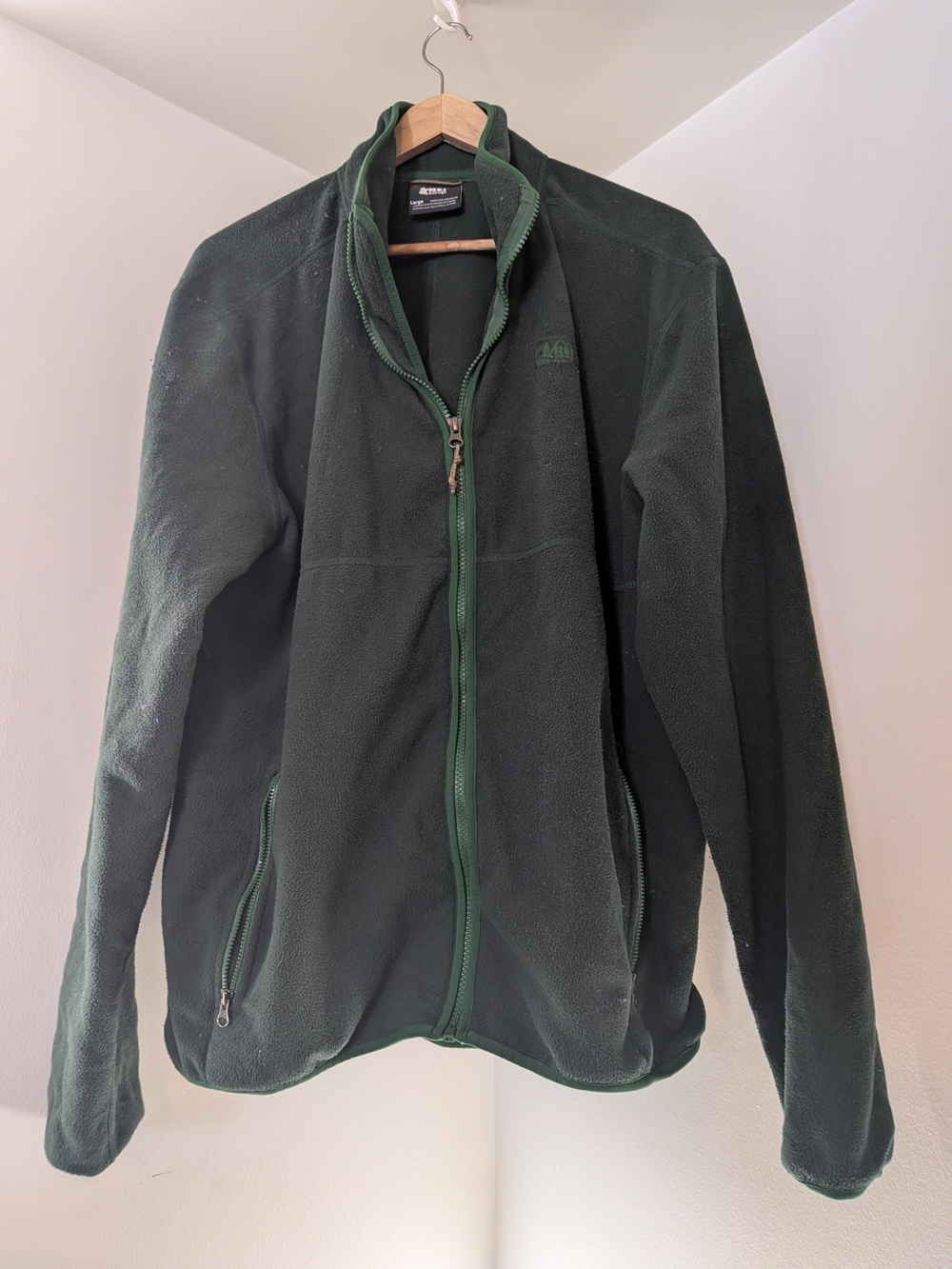 REI Men’s Dark Green Full-Zip Lightweight Fleece Jacket